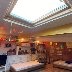https://art-apartment-in-kala-tbilisi-historic-district.alltbilisihotels.com