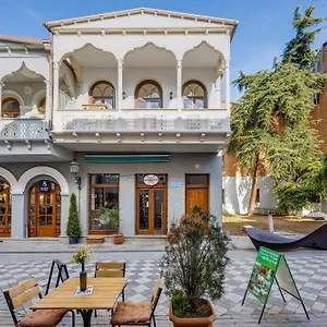 https://davit-agmashenebeli-n21.alltbilisihotels.com